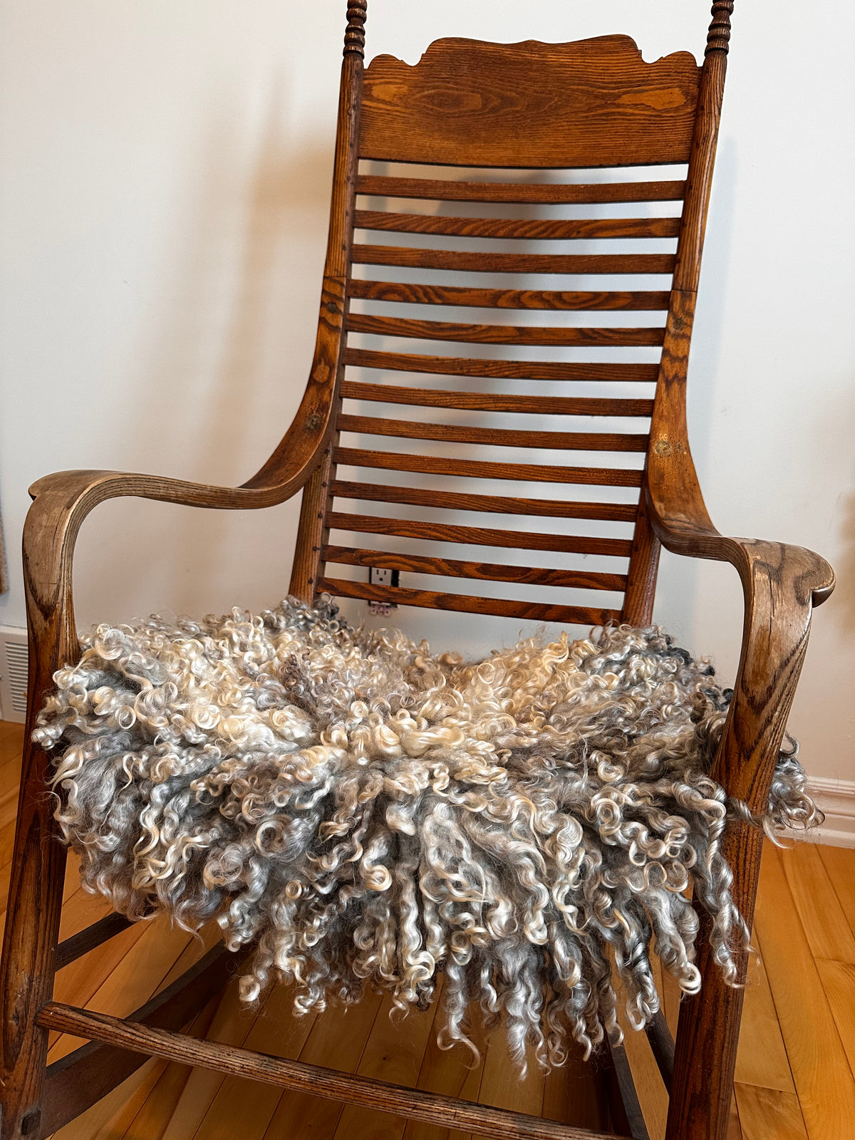 Cotswold (Cream/grey, Round-S)- IMPERFECT